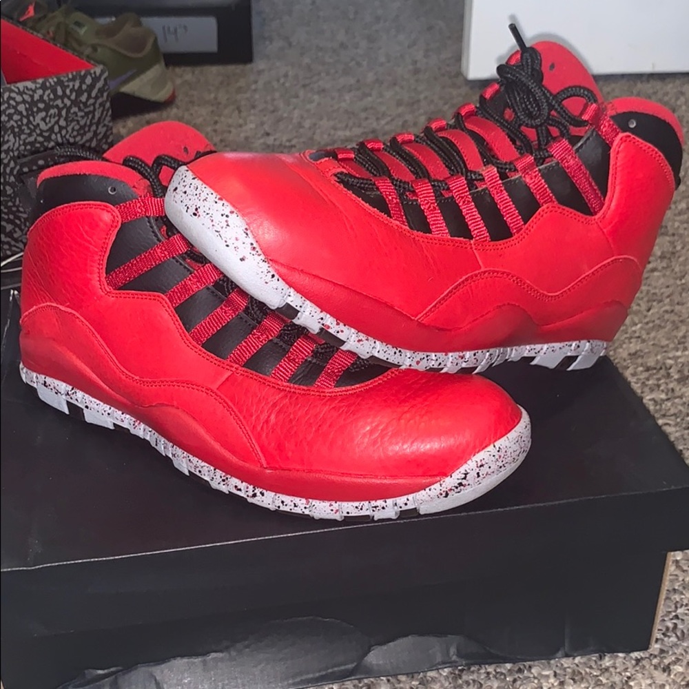 Jordan Retro 10s Raging Bulls